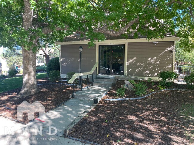 Building Photo - 2002 S Helena St