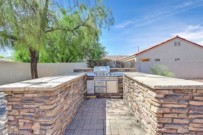 Building Photo - 5840 Coconut Creek St