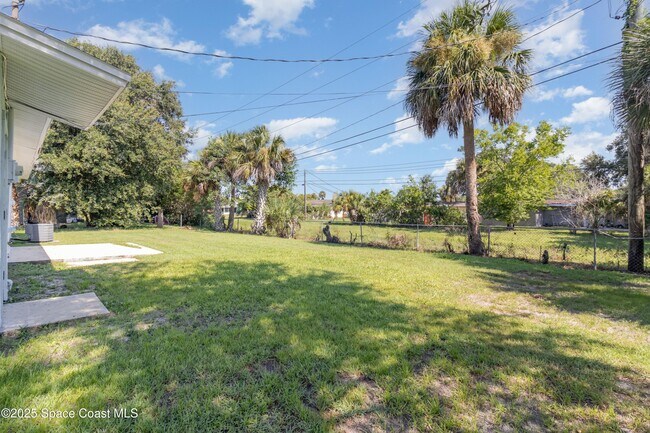 Building Photo - 3648 Tomlin Dr