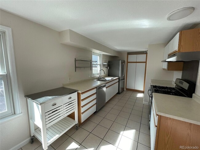 Building Photo - 2915 S Elati St