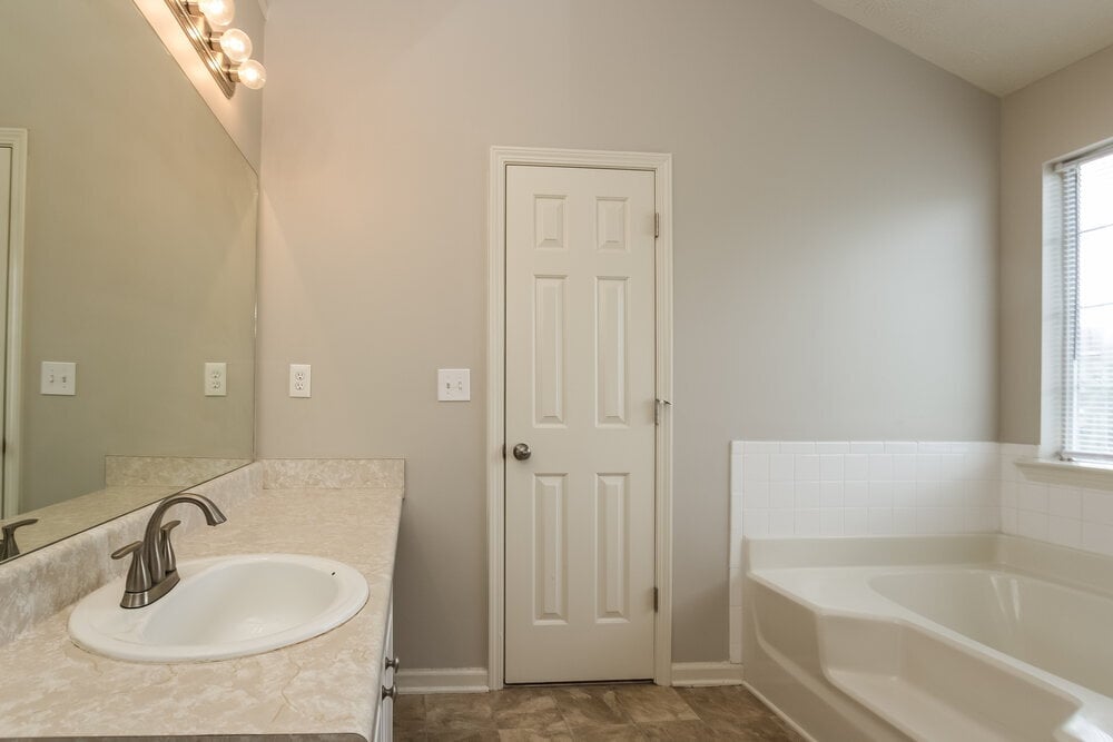 Building Photo - 650 Compton Ln