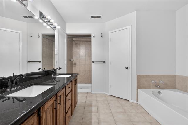 Building Photo - 5301 Tartan Cir