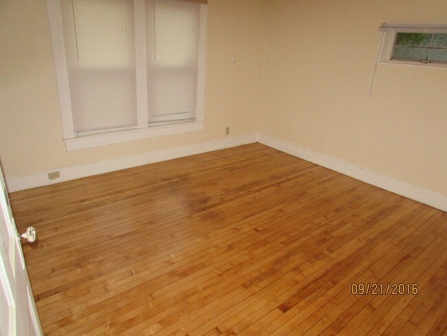 Building Photo - Spacious Madison 4-Bedroom Near Camp Randa...