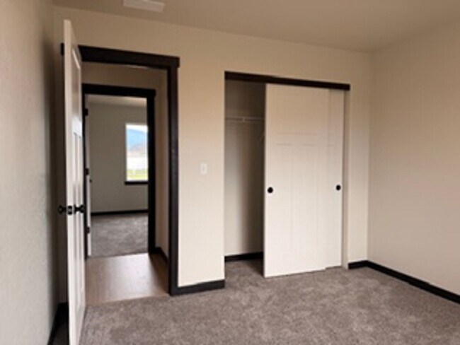 Building Photo - 6170 Ballantree Lp