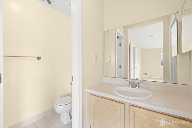 Building Photo - 1606 Madaline Dr