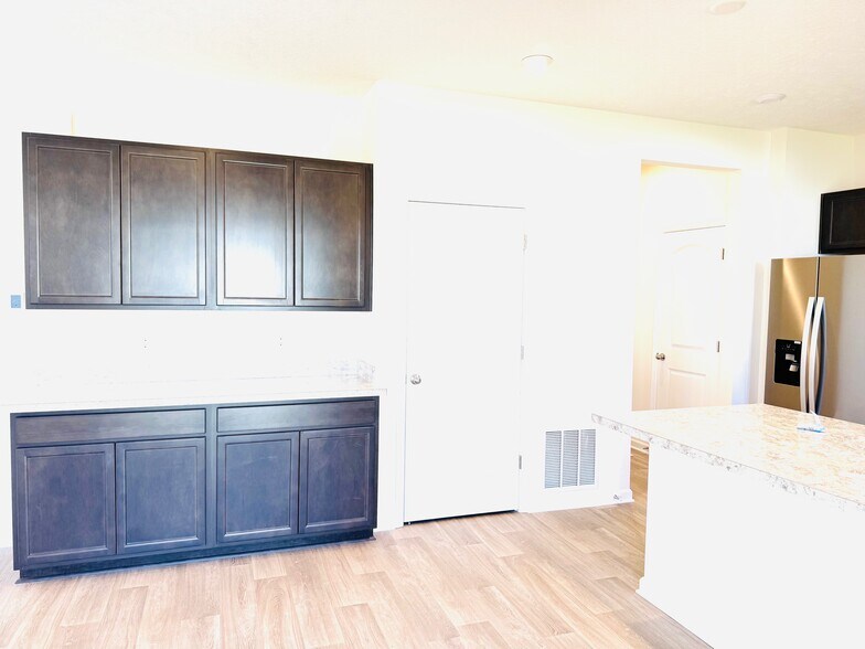 Building Photo - 514 Penwell Dr