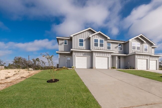 Building Photo - Fabulous 3/2.5 Townhome