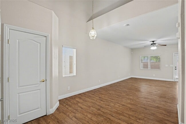 Building Photo - 1123 Aldenwood Ave