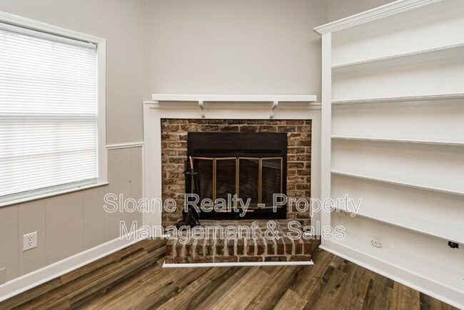 Building Photo - 1010 Yorktown Dr