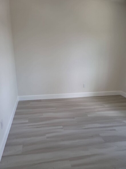 Building Photo - 9646 Winter Gardens Blvd