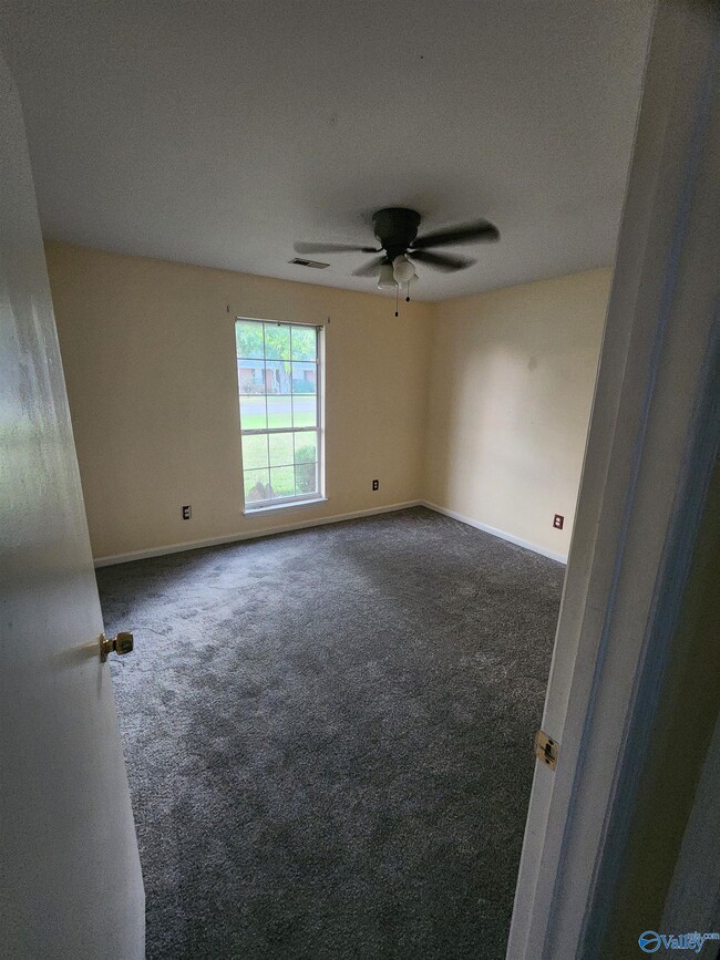 Building Photo - 109 Brenna Ln
