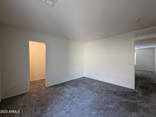 Building Photo - 3215 W St Anne Ave