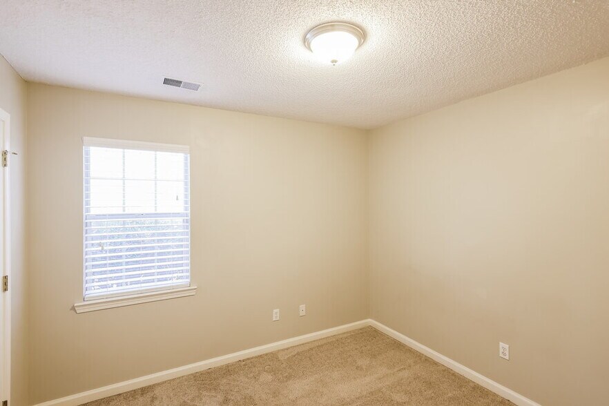 Building Photo - 126 Stonehaven Dr