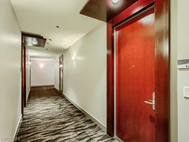 Building Photo - 4575 Dean Martin Dr