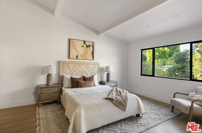 Building Photo - 3873 Royal Woods Dr