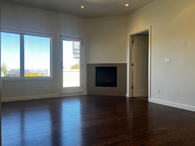 Building Photo - Views for Days Eureka Valley Home.  OPEN HOUSE!!!! THURSDAY, MAY 21 FROM 4:00 PM - 6:30 PM.