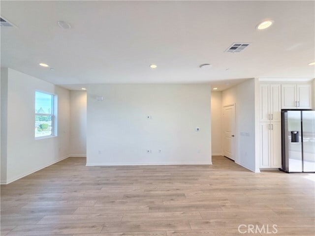 Building Photo - 2420 E Lincoln Ave