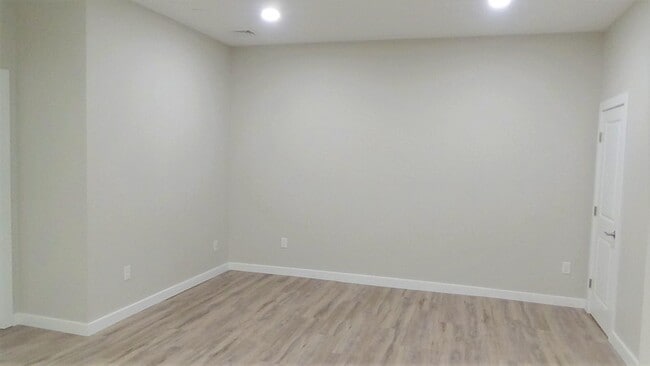 Building Photo - 62 Lowell St