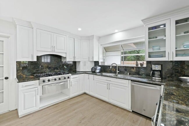 Building Photo - 486 NW 1st St