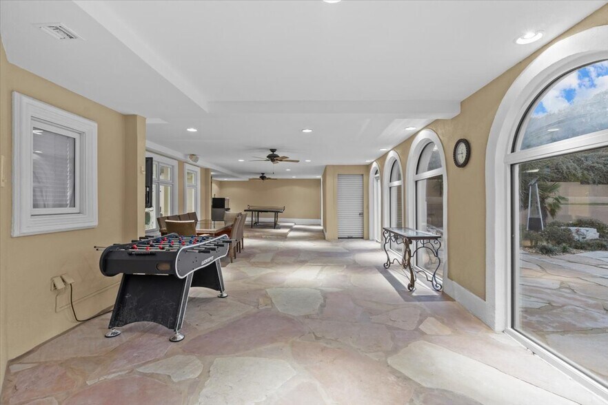Building Photo - 200 Asphodel Dr