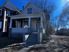 Building Photo - House for Rent 3 BR / 1 BA