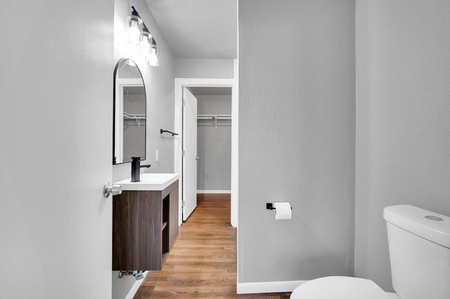 Building Photo - 413 Shaw St