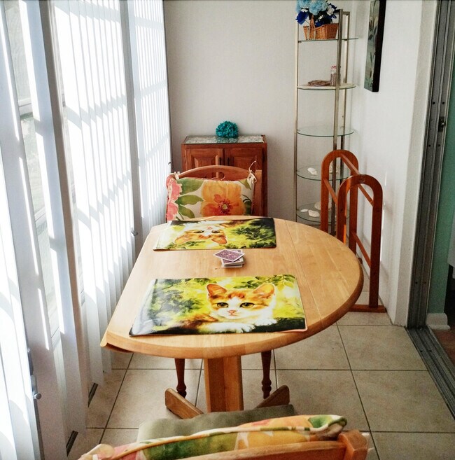 Building Photo - 39 Harwood B