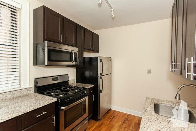 Building Photo - 2 bedroom in Chicago IL 60625