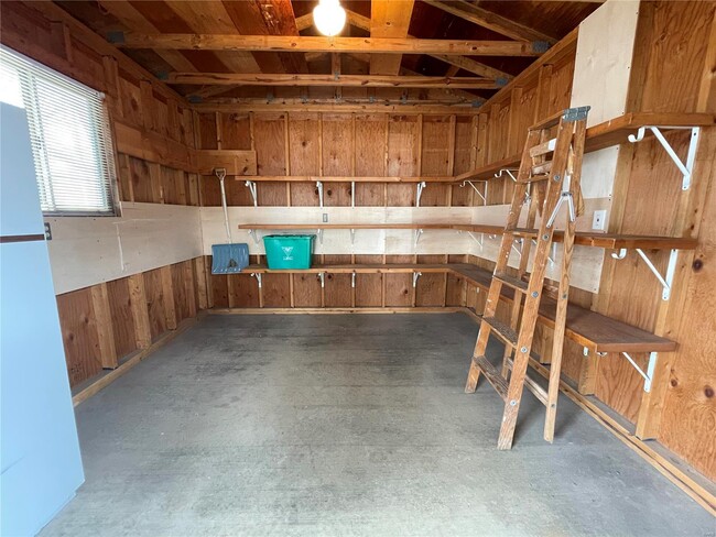 Building Photo - 3907 Memorial Dr