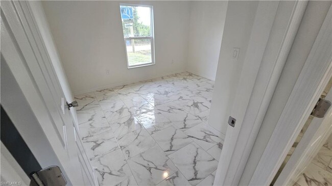 Building Photo - Brand New 3/2-MOVE IN READY-SEE IT TODAY!!