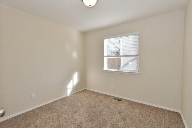 Building Photo - 1803 W Mulhuland Ct