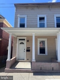 Building Photo - 620 Fairview Ave