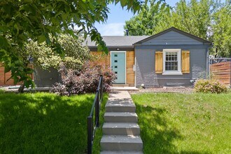Building Photo - Recently Updated Home in Prime Sunnyside Neighborhood!