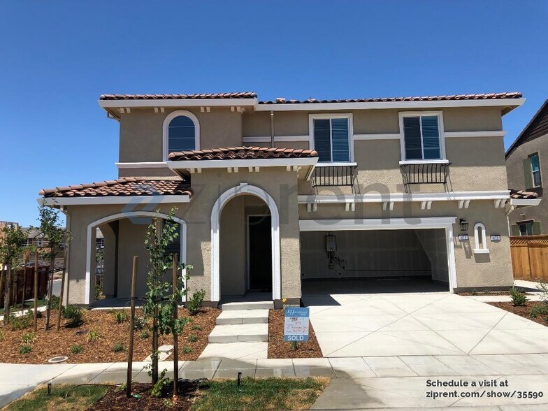 Building Photo - 471 Hydrangea Glen