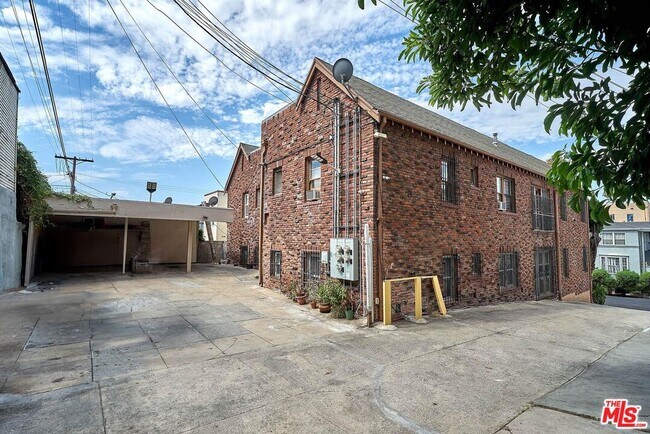 Building Photo - 154 N Edgemont St