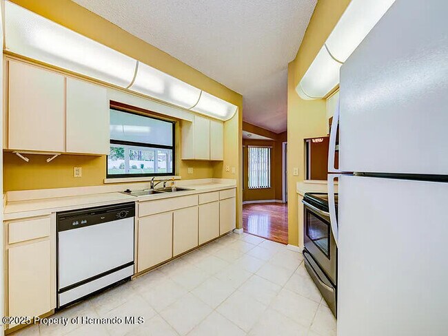 Building Photo - 13460 Little Farms Dr