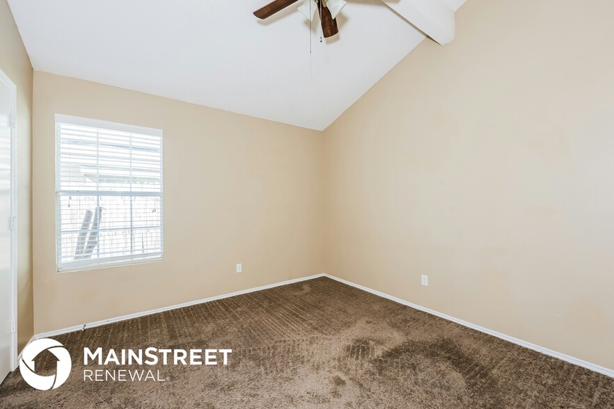 Building Photo - 7000 Laurelhill Ct N