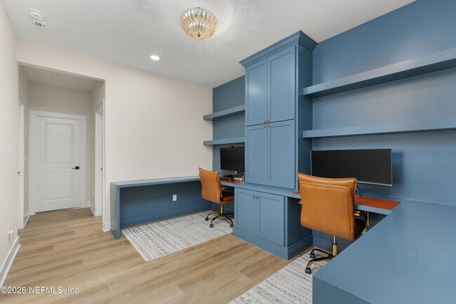 Building Photo - 16 Sewall Ln