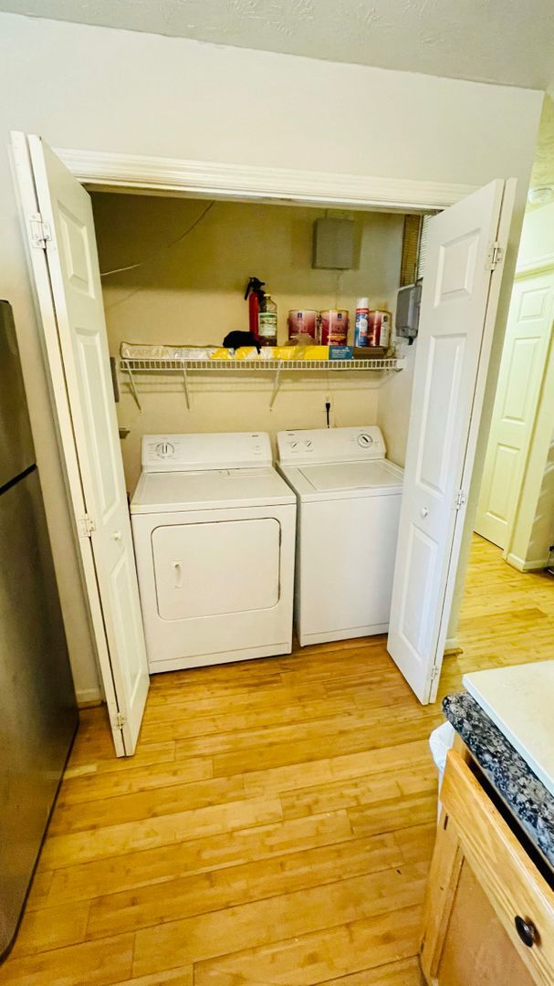 Building Photo - 449 N Donahue Dr