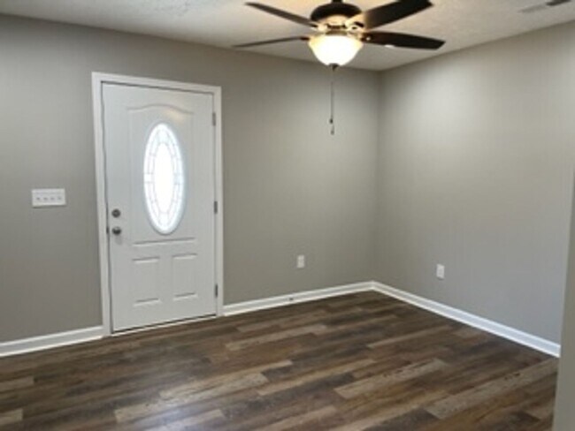 Building Photo - COMING SOON...Charming Townhome Minutes from Tim's Ford Lake!