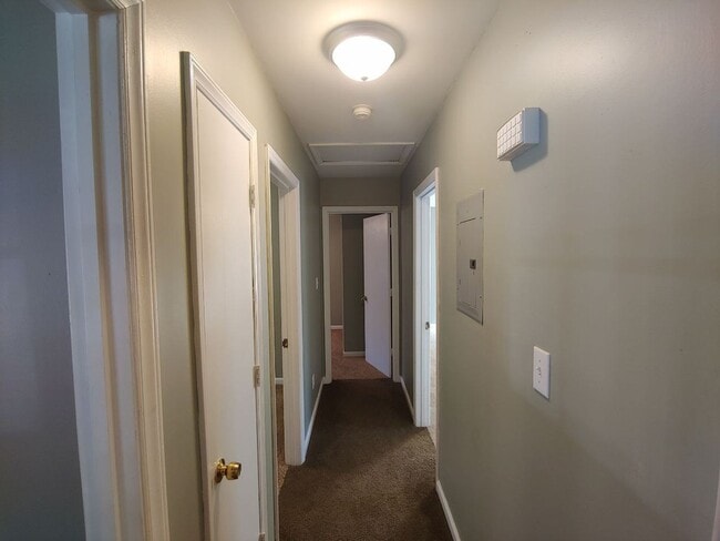 Building Photo - Spacious 3BD, 2.5BA Duplex in Clayton with Large Fenced Backyard