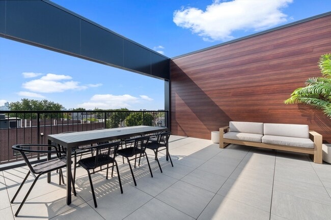 Building Photo - 3140 N Clybourn Ave