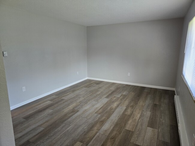 Building Photo - 5844 Acres Rd