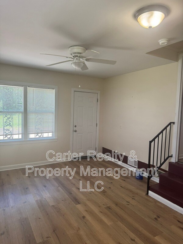 Building Photo - 3004 Lytle Dr