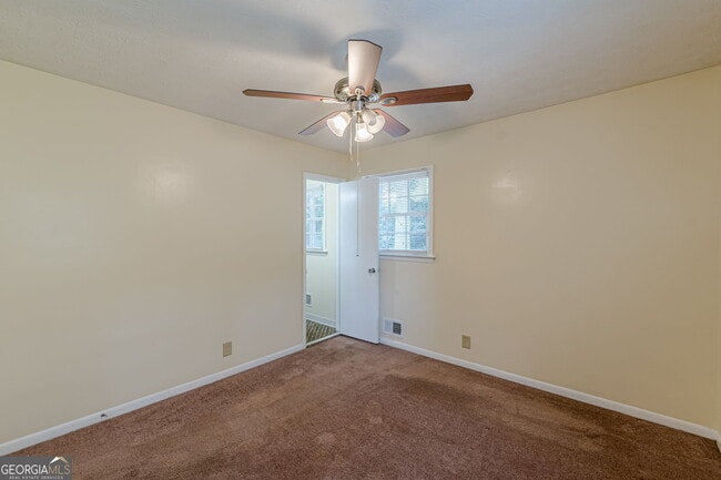 Building Photo - 828 Sheppard Way