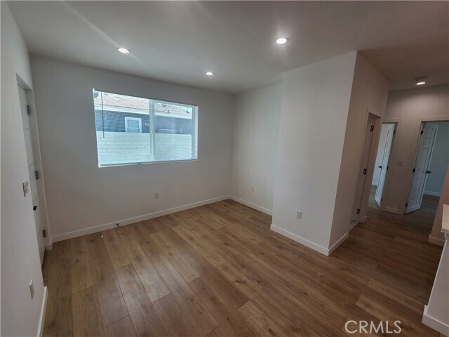 Building Photo - 10940 Oxnard St