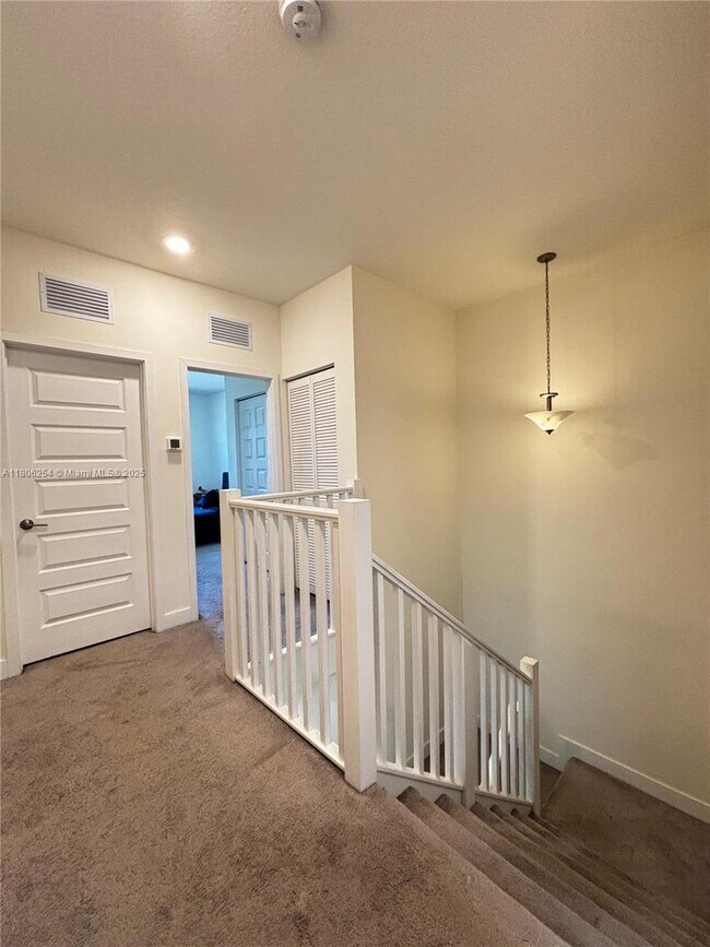 Building Photo - 15860 NW 91st Ct