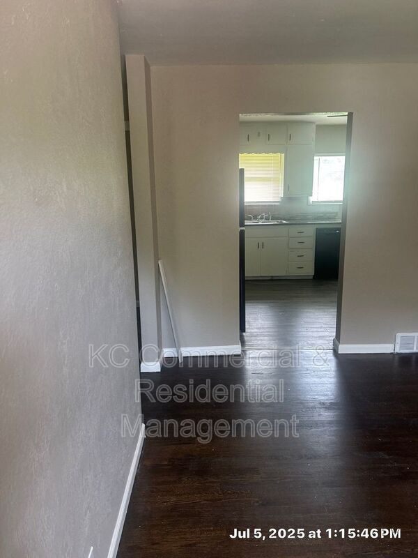 Building Photo - 1705 N Lynn St