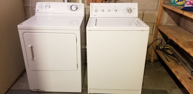 Building Photo - Now Leasing for May 2026!