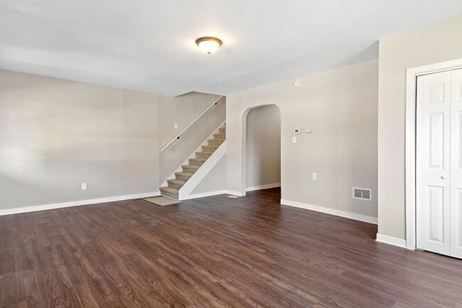 Building Photo - Coming Soon! Charming 3 Bedroom, 1.5 Bath ...